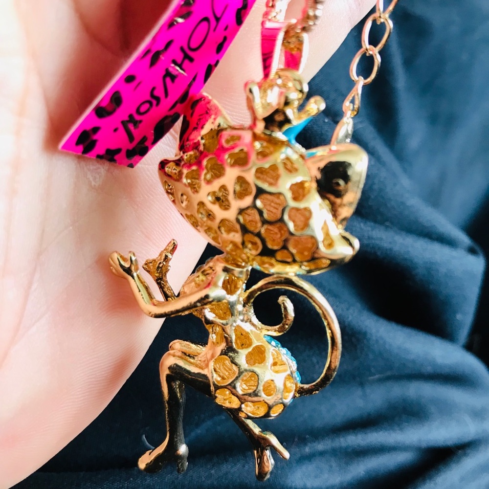 Betsy JOHNSON~ KAT Necklace - Picture 6 of 8
